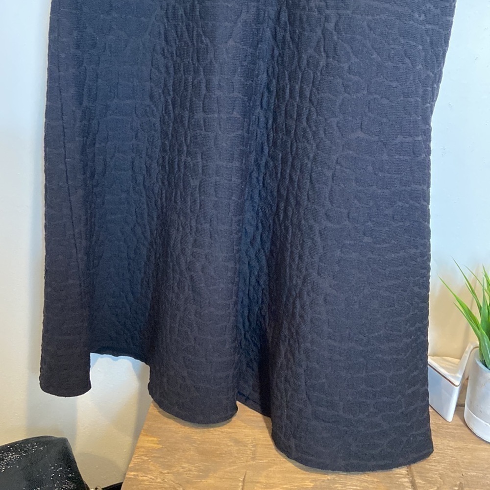 Line Black Knit Dress - Picture 5 of 8